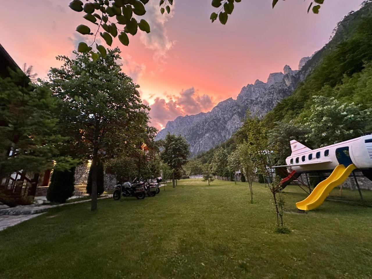 Готель Valbona Relax Екстер'єр фото