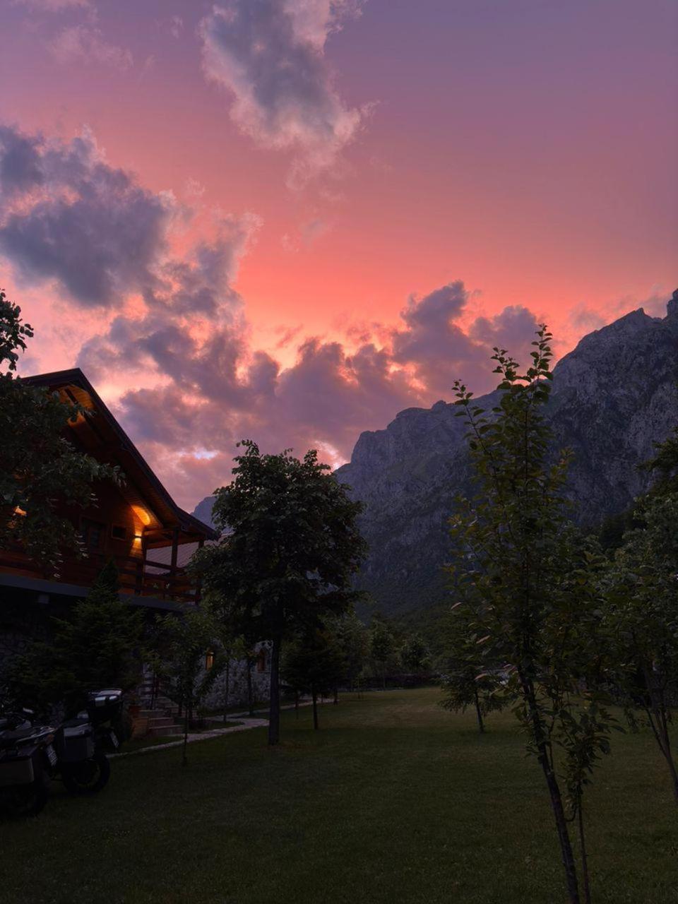 Готель Valbona Relax Екстер'єр фото