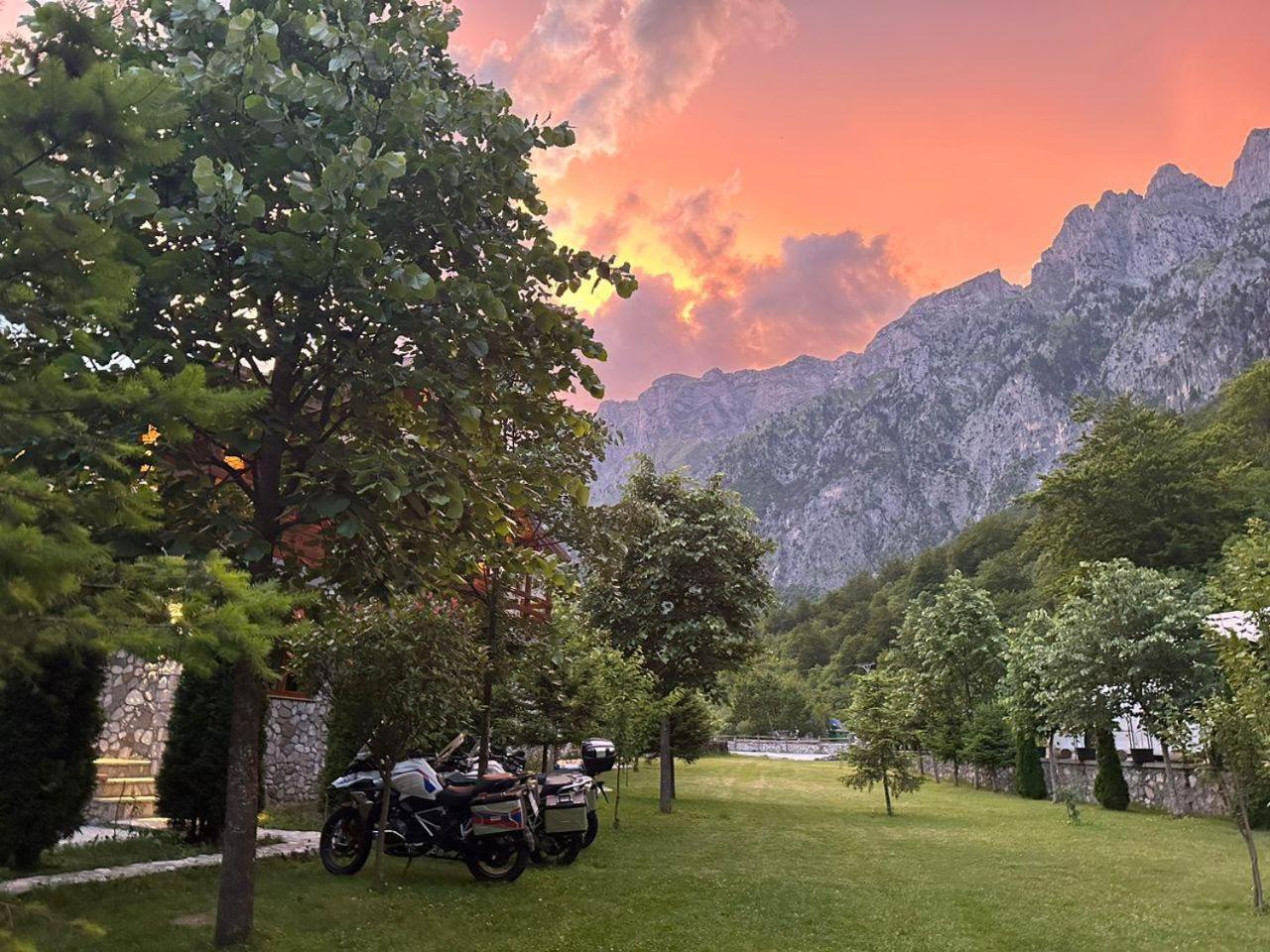 Готель Valbona Relax Екстер'єр фото